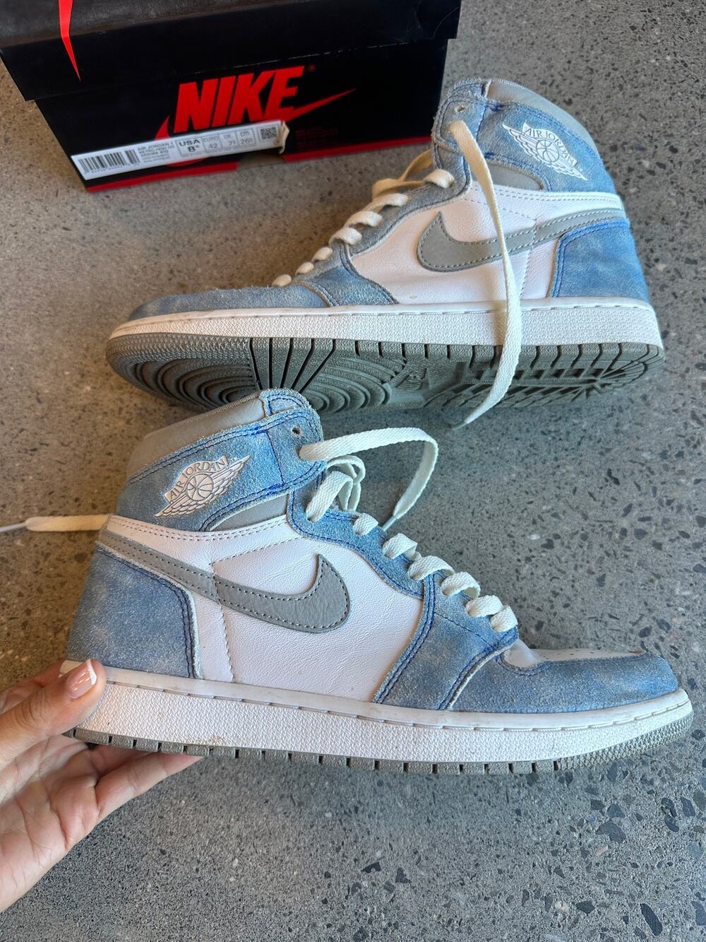 Nike 8.5 M / 10 W Air Jordan 1 Retro High OG Hyper Royal Smoke Grey